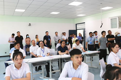 自治區(qū)互聯(lián)網(wǎng)教育示范區(qū)建設(shè)推進(jìn)現(xiàn)場(chǎng)觀摩會(huì)在我院成功舉行 共商共建共享智慧教育新未來(lái)